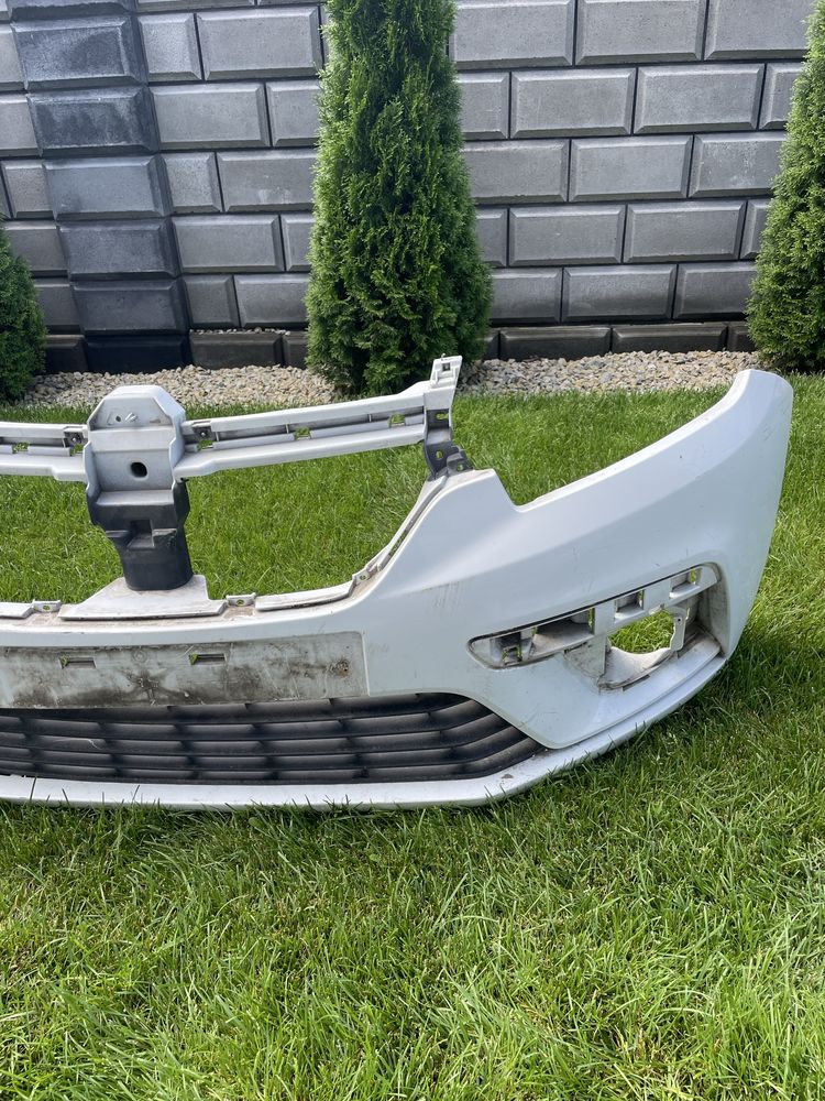 Бампер передній для Рено Логан 2 Renault Logan 2