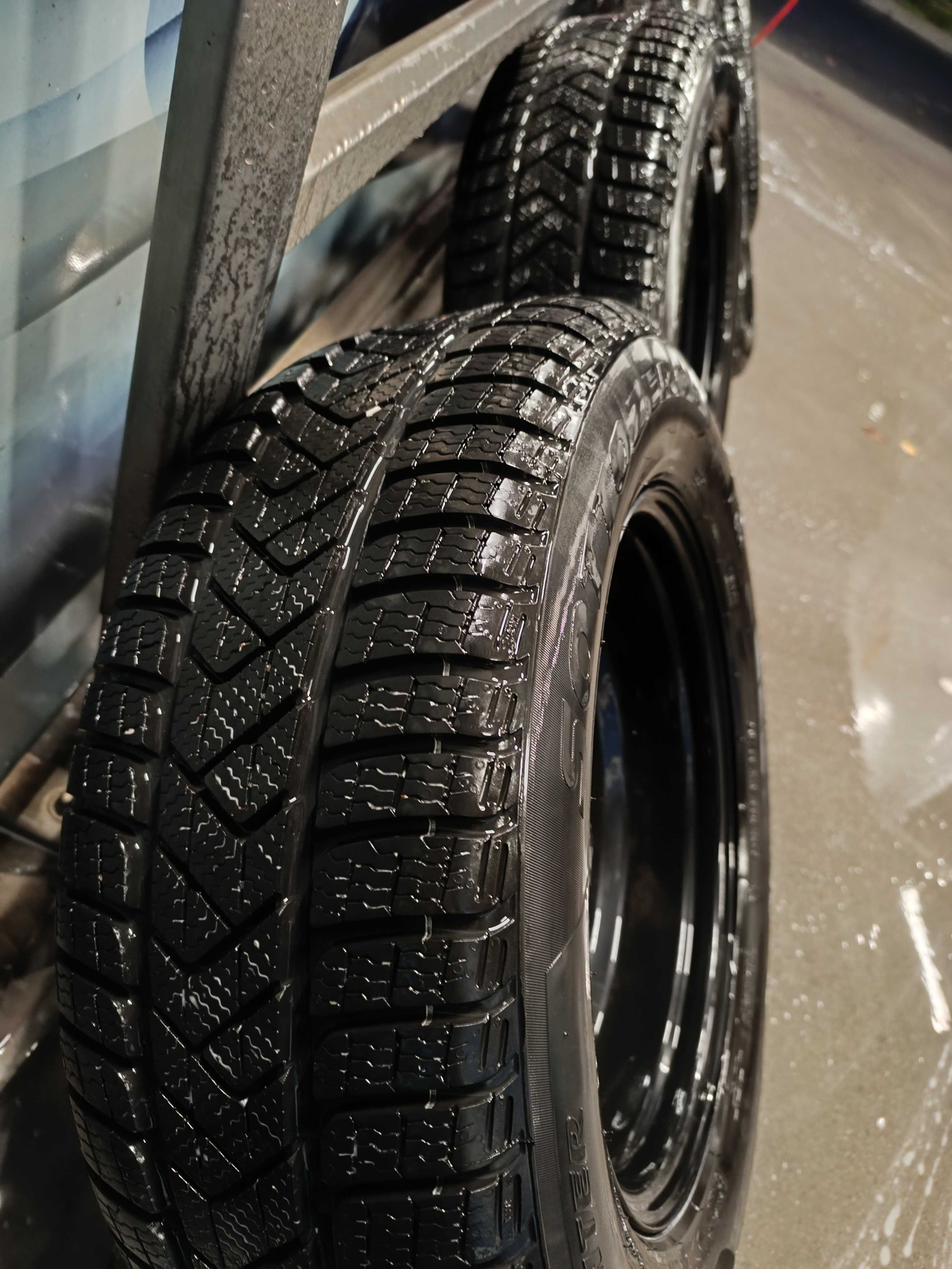 Kompletne koła 215/60R16 Pirelii zimowe jak nowe, wyważone szt.4