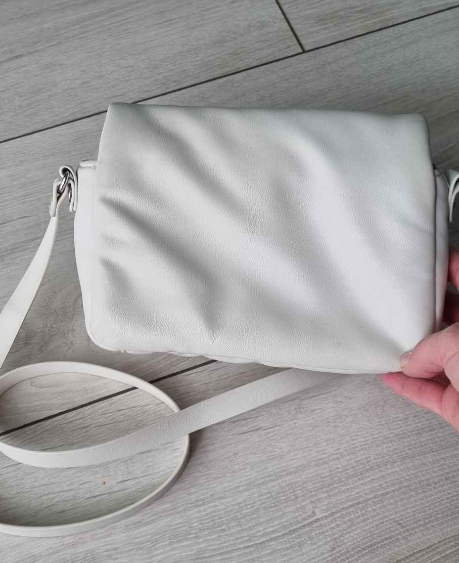 Biała miękka torebka H&M crossbody