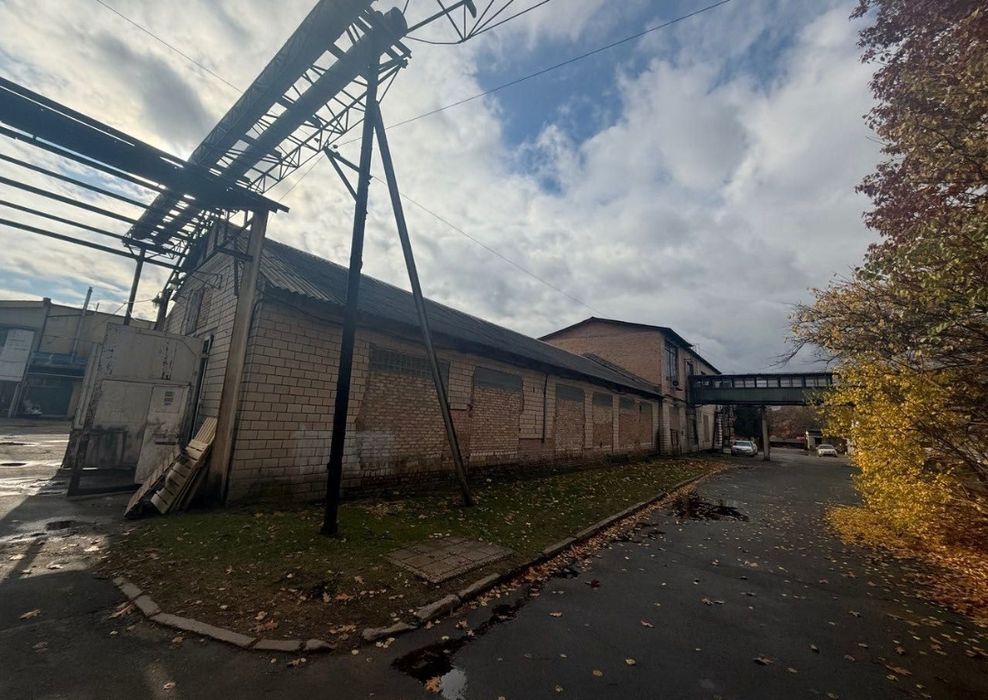 Без Комісії | вул. Радистів, метро Лісова | під виробництво або склад