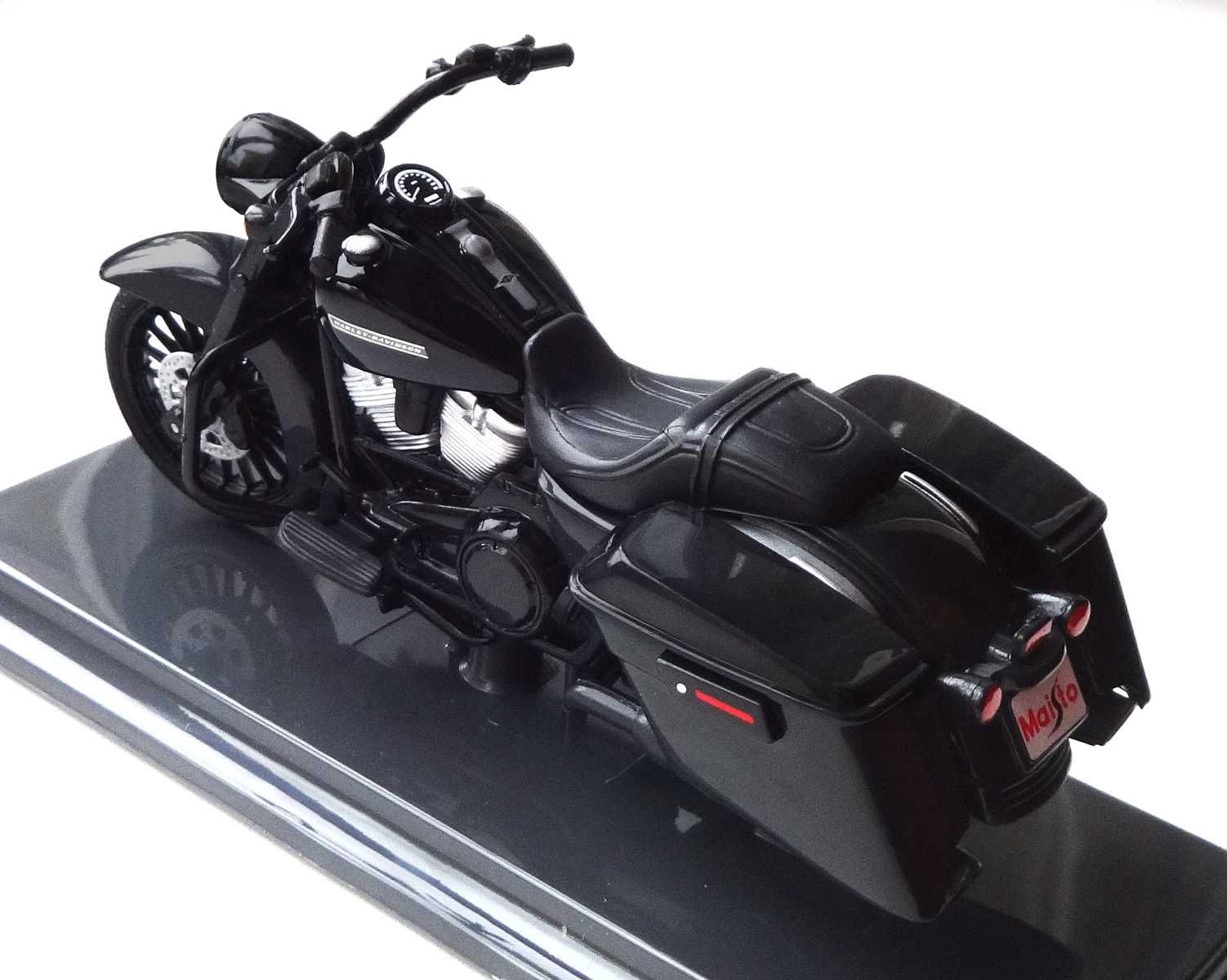 Модель мотоцикла Harley-Davidson 2017 Road King Special 1:18