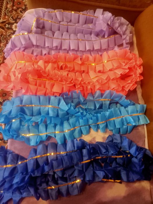 Прикраса на весільну машину