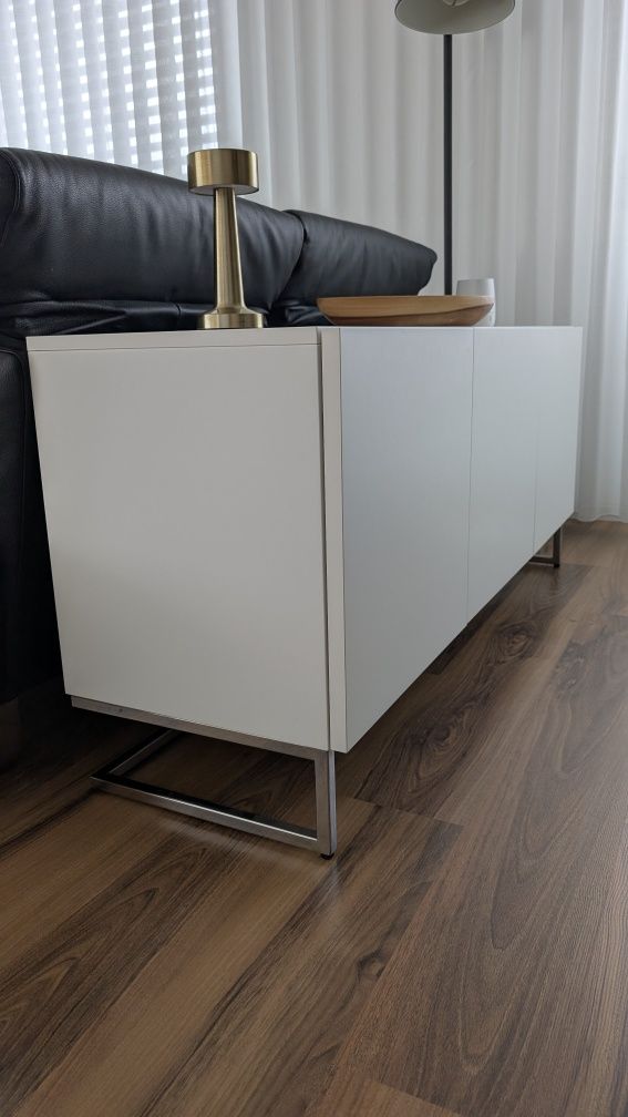 Aparador contemporâneo