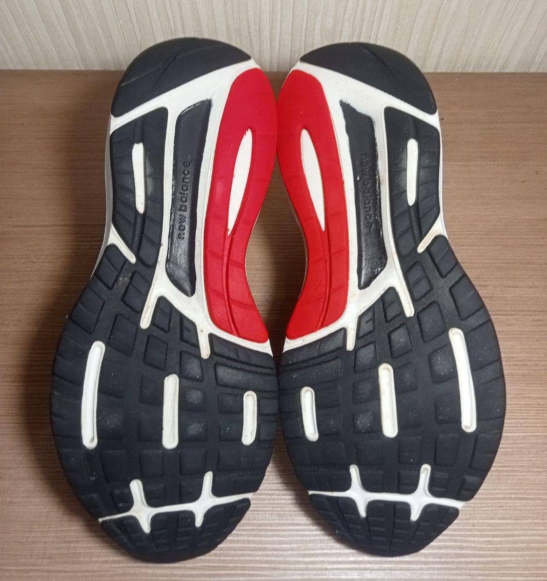 Фирменные оригинальные красовки бренда New Balance