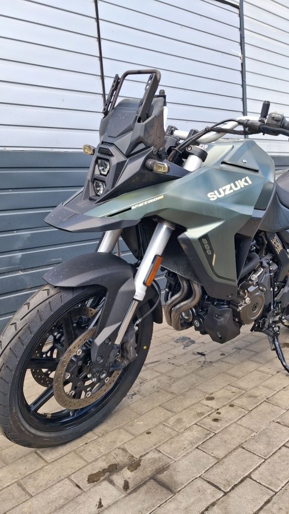 Suzuki v strom 800 uszkodzony sprzedam lub kupię, niesprawny - rozbity
