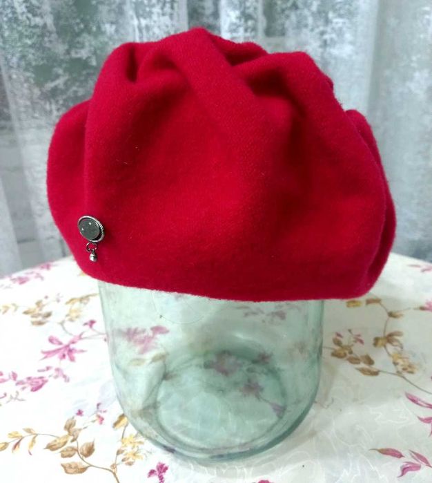 Новый шерстяной берет