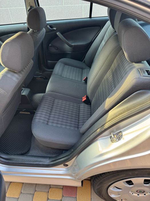 Продам SKODA OKTAVIA 1.6mpi