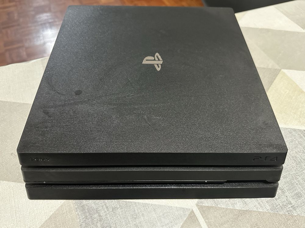 Playstation 4 PRO 1 TB 4K