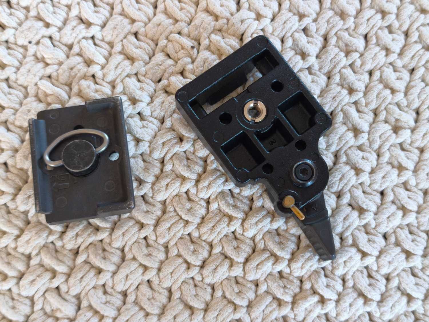 Adapter MANFROTTO 323 / płytki szybkozłaczki