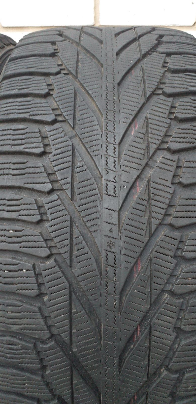 Зимова гума Nokian Hakkapeliitta 275/45 R20