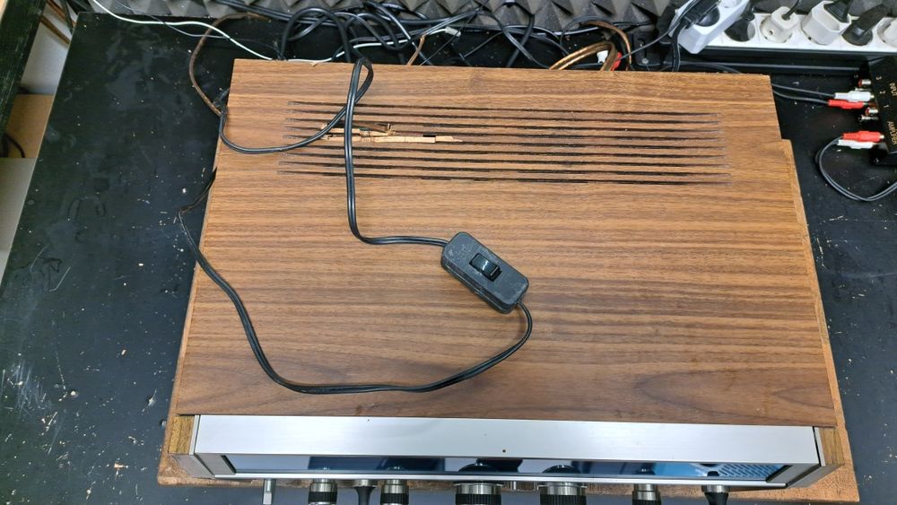 Amplituner Akai AA-910