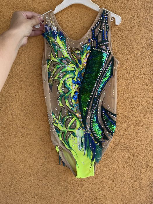 Strój startowy do gimnastyki artystycznej