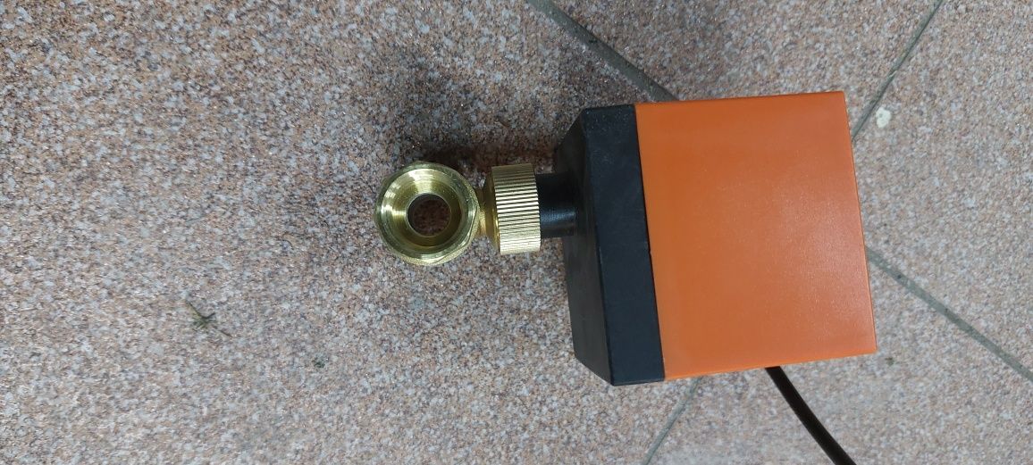 Elektrozawór 1/2 C, cewka 230V