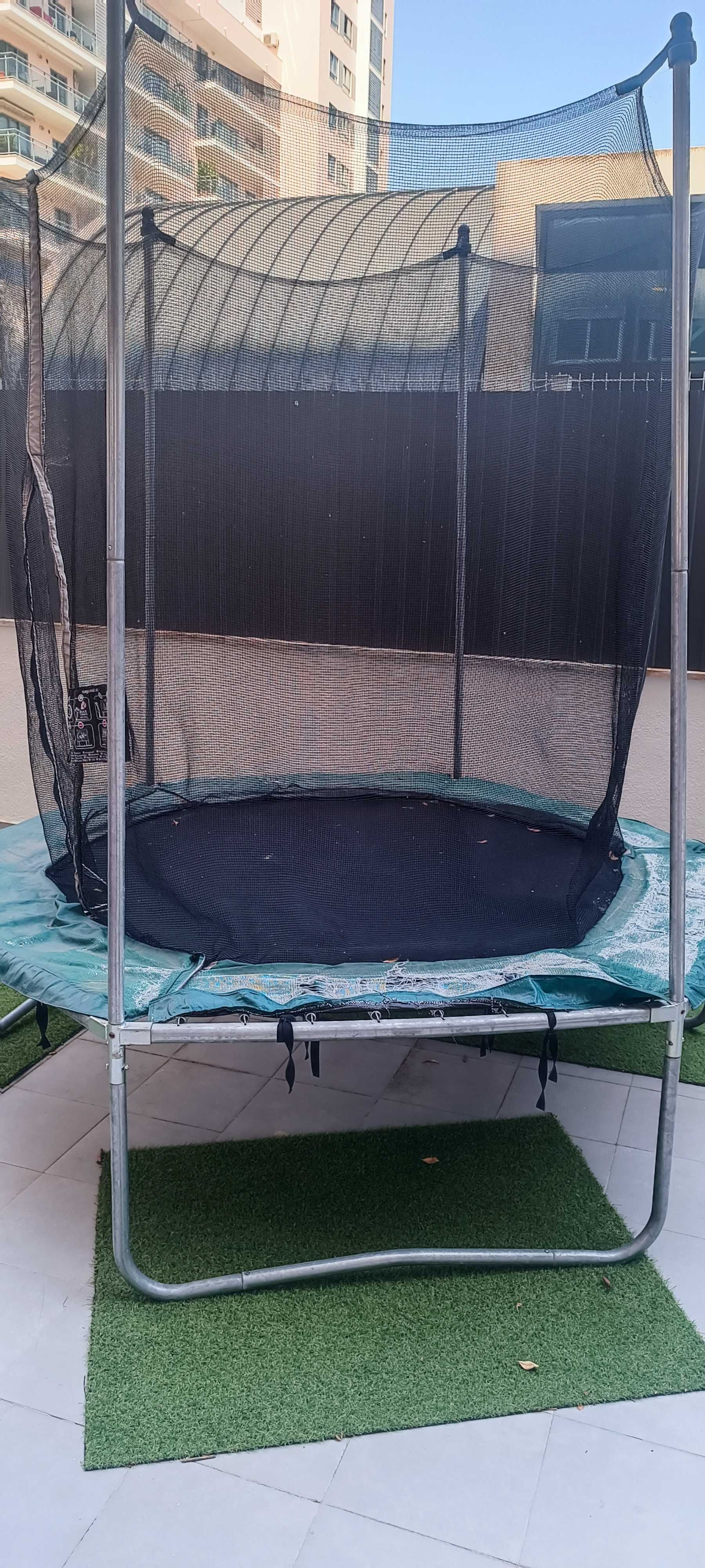 Trampolim Decathlon 240 USADO