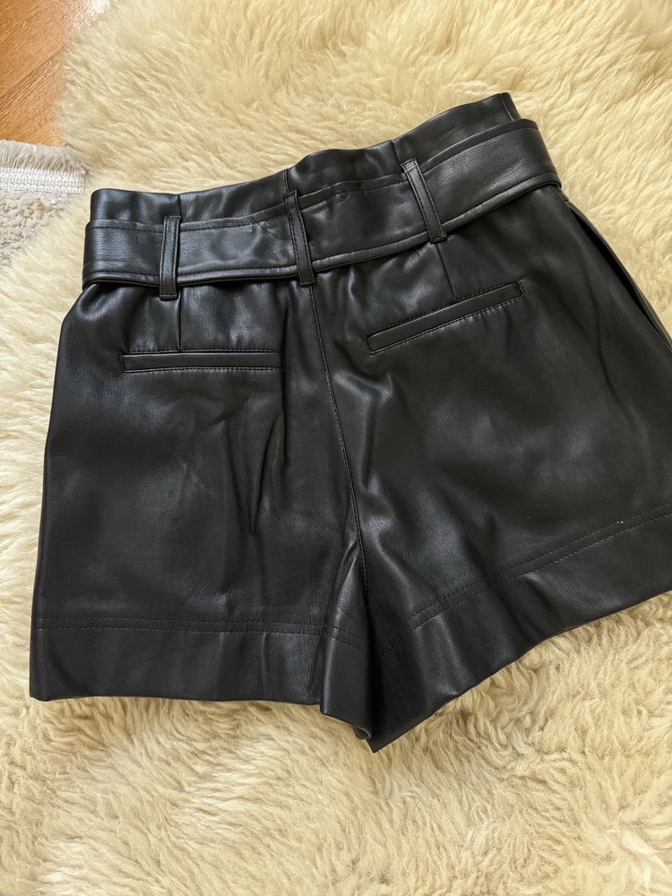 Шкіряні шорти від zara, розмір xs
