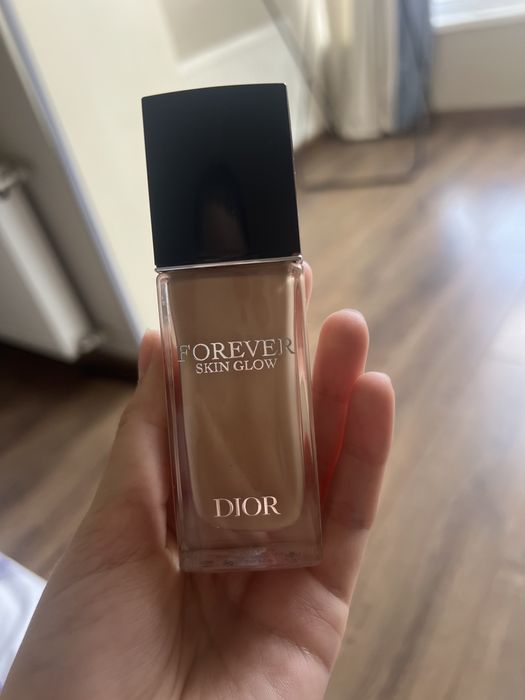 Продам тональний крем Dior