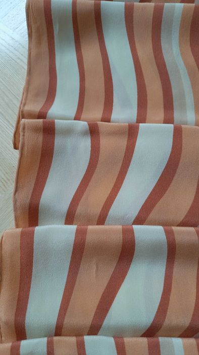 szal jedwabny ręcznie rolowany