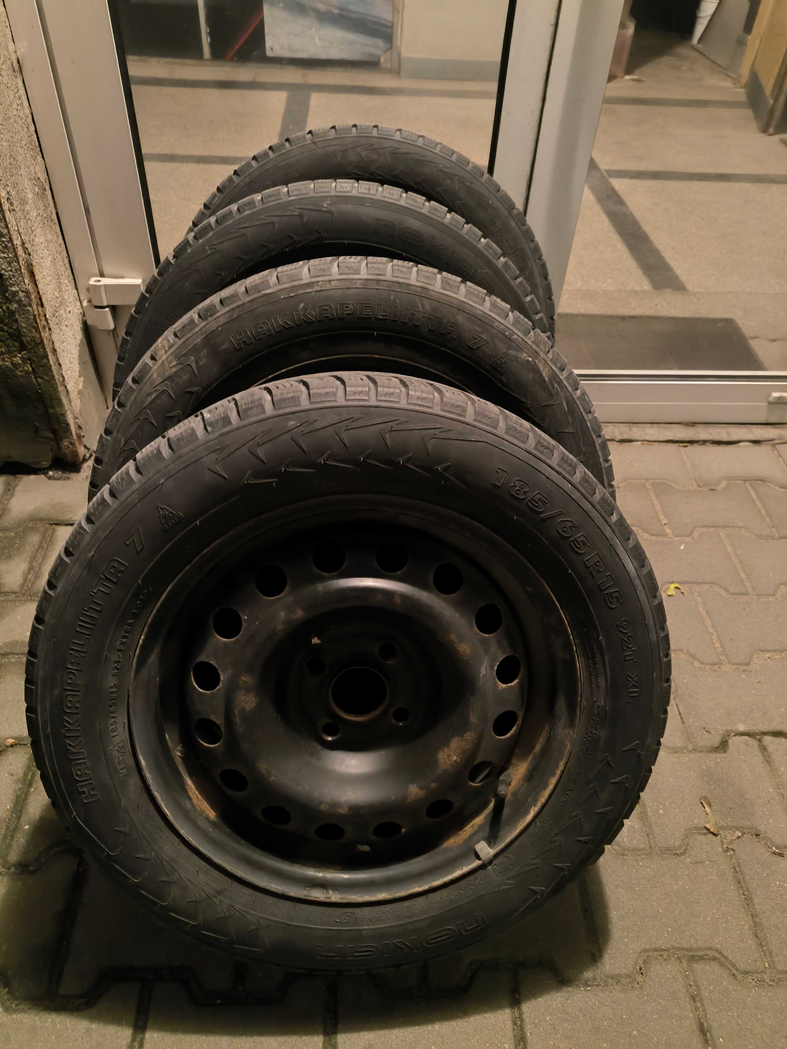 Koła 4x100 z oponami zimowymi 185/65/15