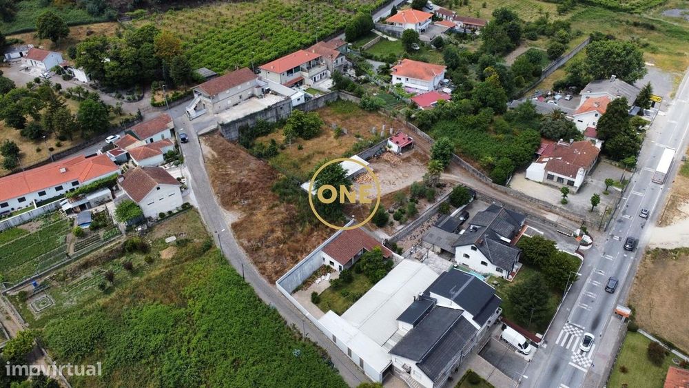 Terreno com 2.335m2 | Paços de Ferreira