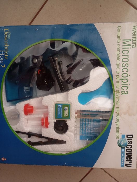 Microscópio Discovery Novo