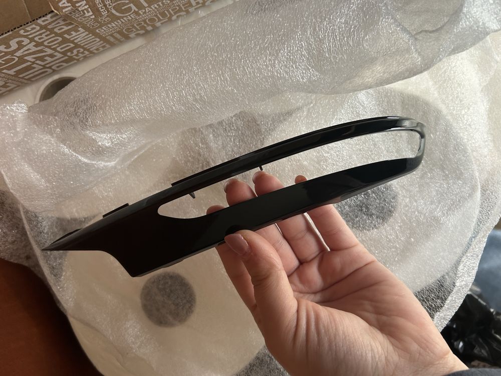 Friso lateral retrovisor Grand Scenic 2018 novo