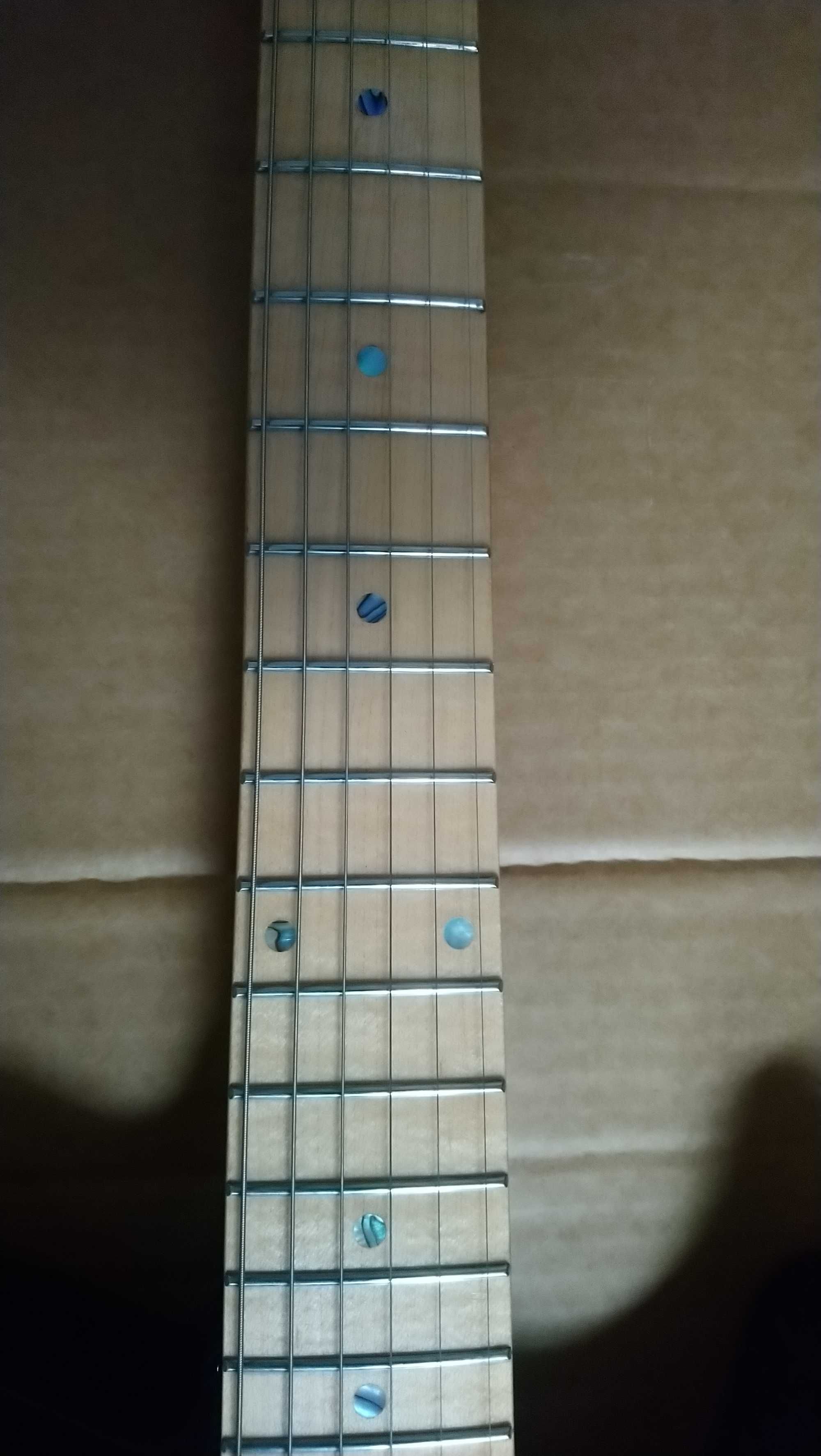 Sprzedam gitarę elektryczną