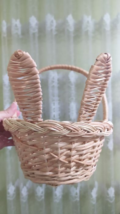 З вушками пасхальний кошик