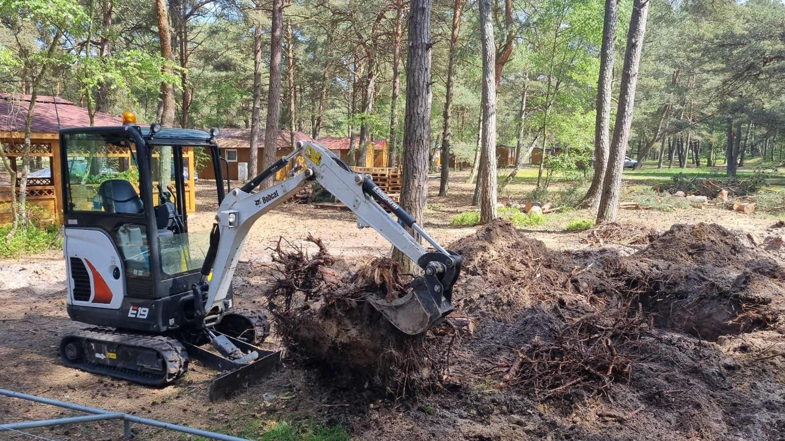 Niechorze,Rewal,Pobierowo i okolice.Wynajem minikoparki z operatorem.