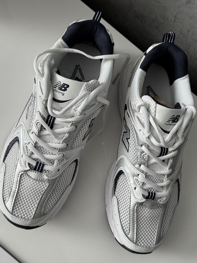 Новые удобные кроссовки New Balance