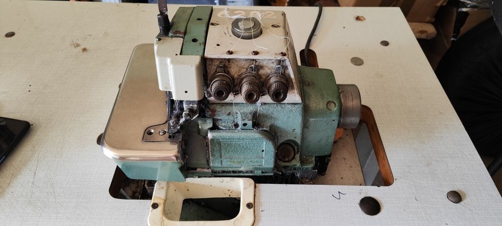 Оверлок "Агат", со столом и мотором