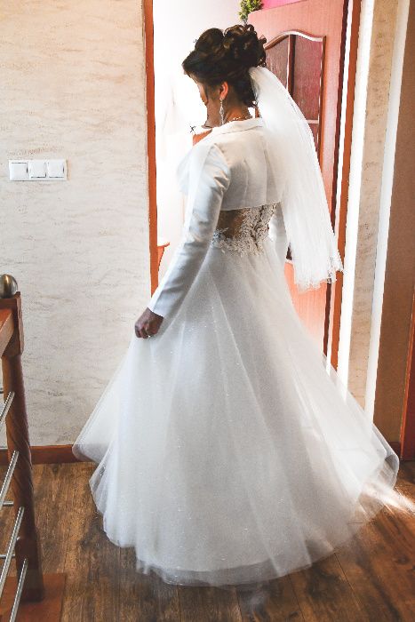 Piękna suknia ślubna w kolorze ecru + GRATIS...