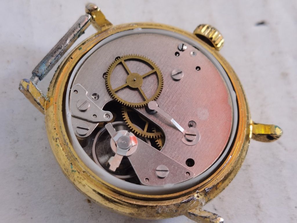 Stary zegarek mechaniczny