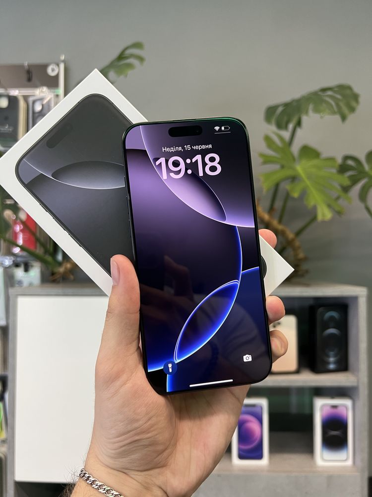iPhone 16 Pro Max 256Gb Black Tiranium Neverlock від Магазину Ідеал