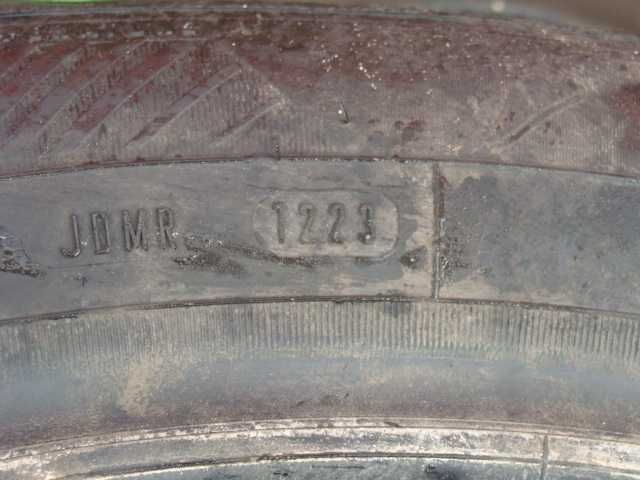 215/55 R17 Good Year  EfficientGrip