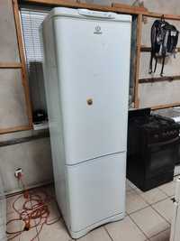 Продам холодильник Indesit