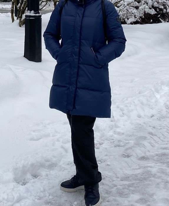 Продам пуховик Адидас