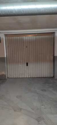 Espaçosa Garagem Box para arrendamento no centro de Ermesinde

**Espaç