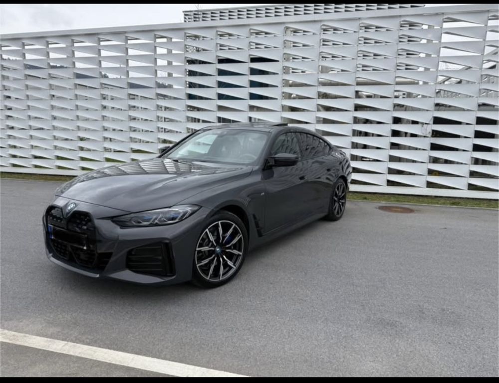 Bmw i4 Pack M - 12.400km