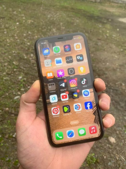 Продам 11 айфон в хорошем состоянии