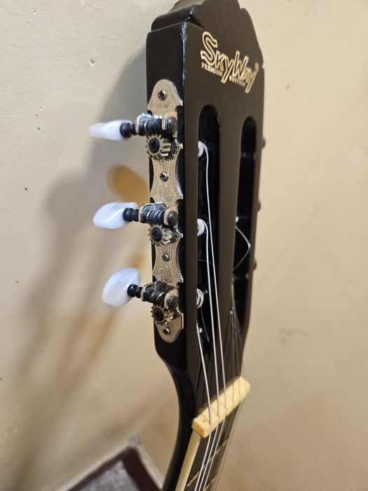 Gitara akustychna SkyWay 4/4 do naprawy