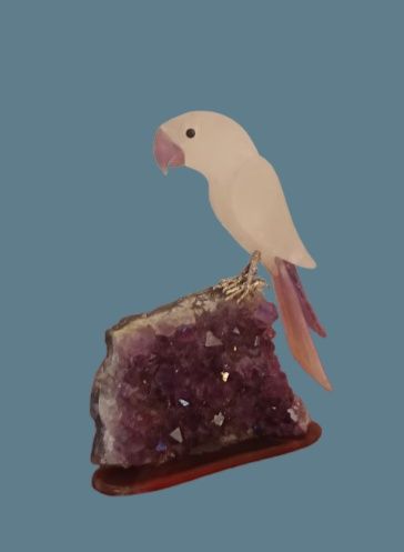 Pássaro em pedra natural