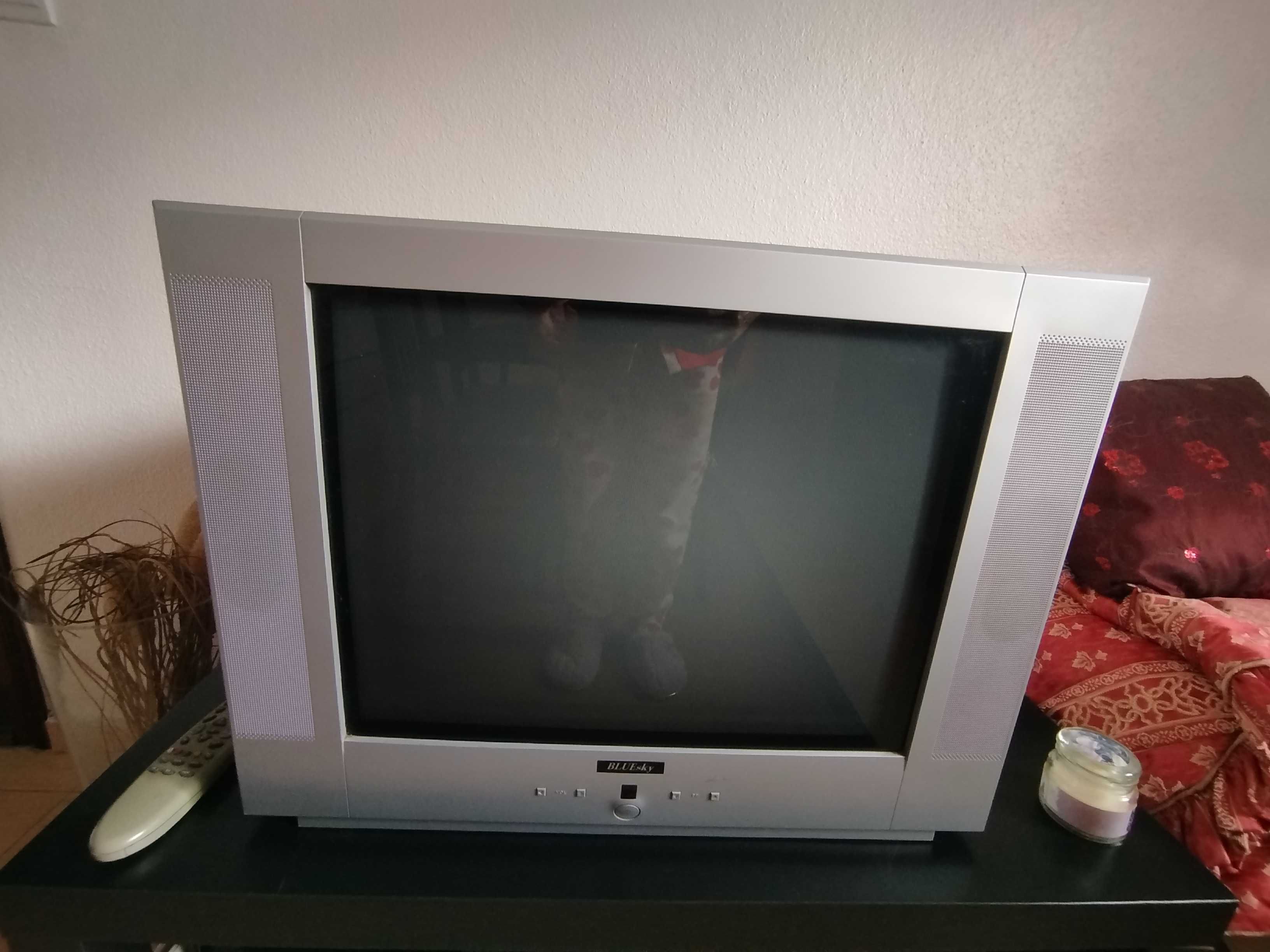 Televisão antiga