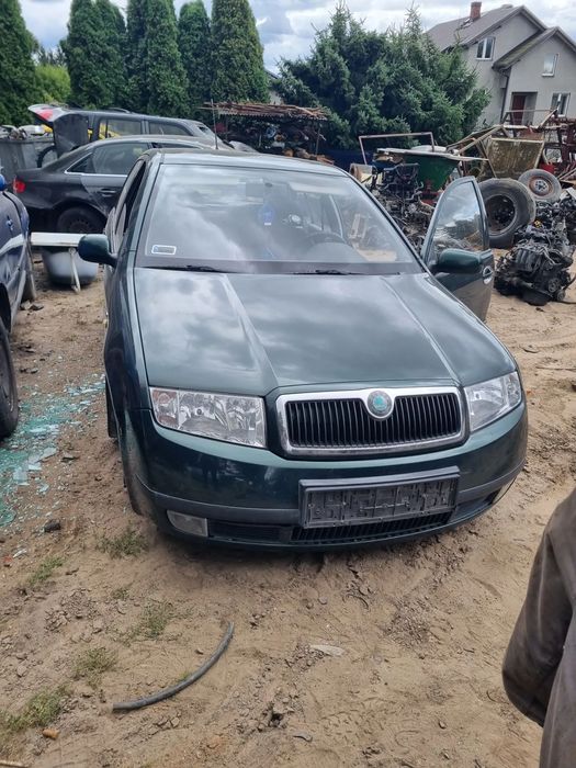 Skoda Fabia 2000r 1.4mpi AME lakier 9570 na części