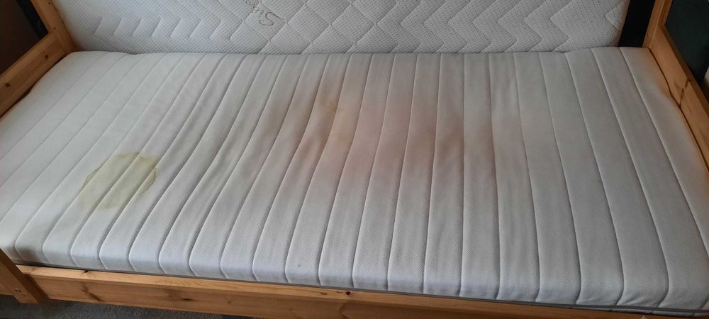 łóżko pìętrowe z materacem/ami