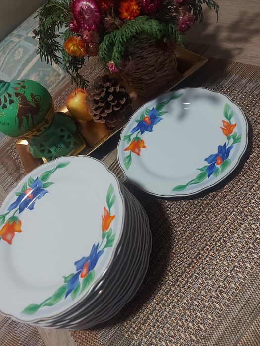 Talerze deserowe złocone 12 sztuk