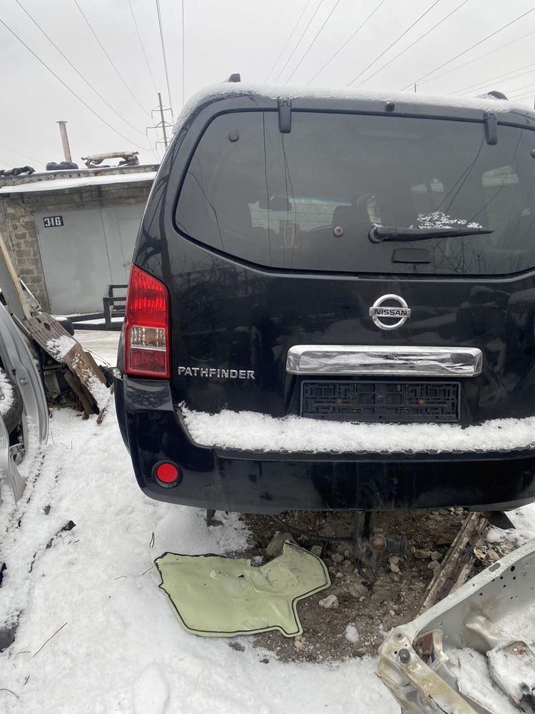 Разборка Nisan Navara Крышка d40,d22 двигатель YD 25 , коробка