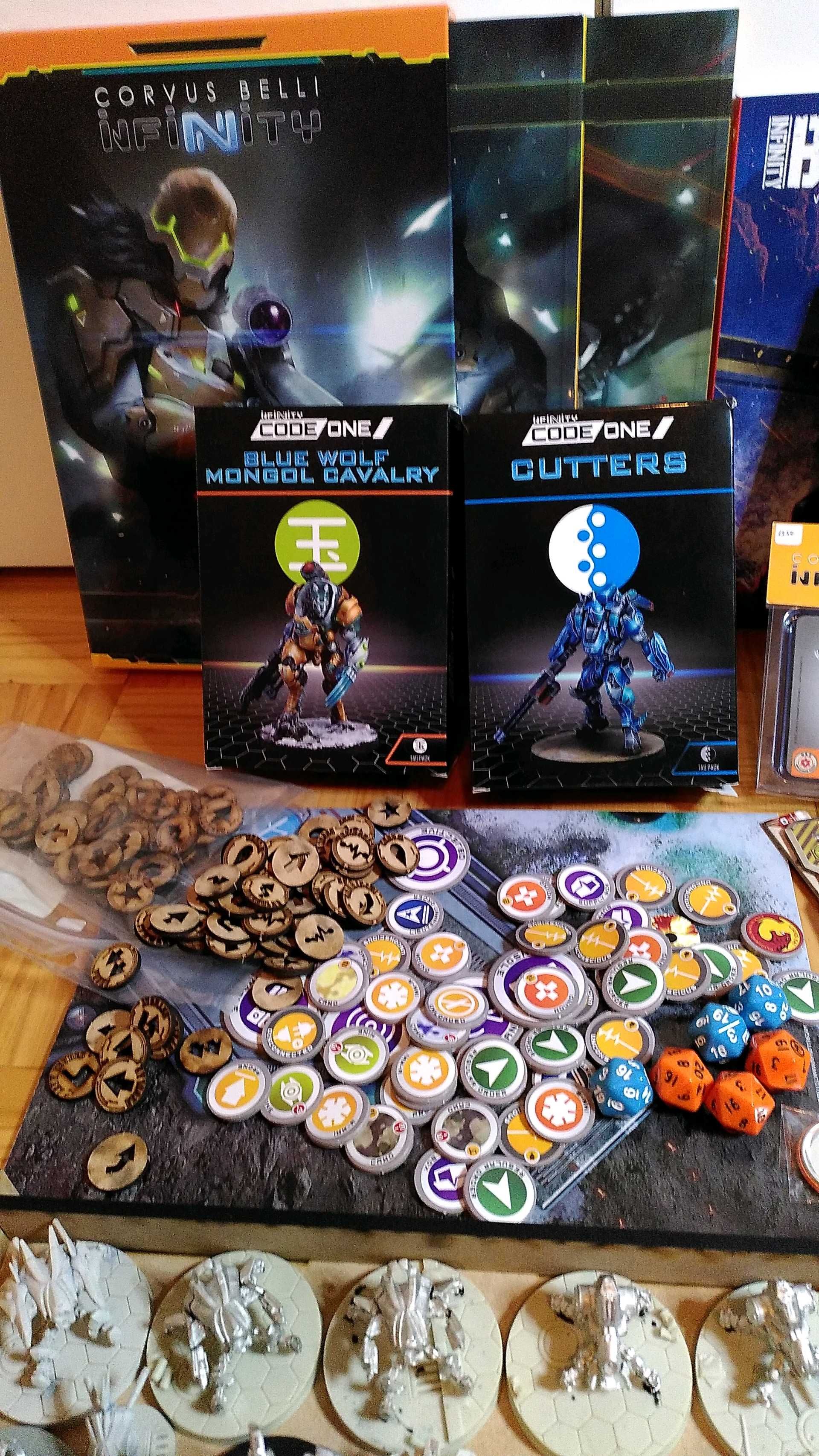 Miniaturas Infinity Corvus Belli, Terreno, Cartas, Tokens, dados, BD's