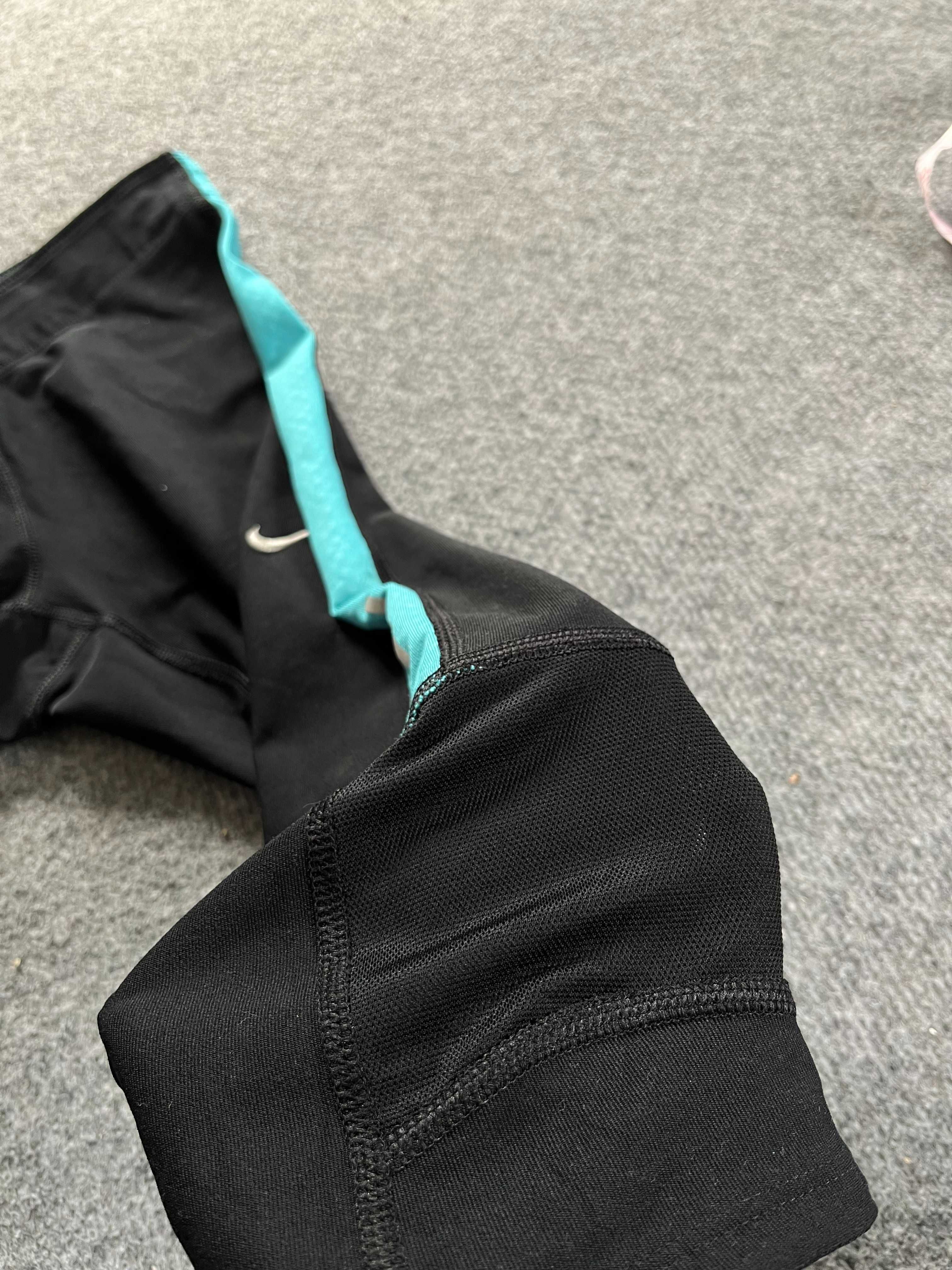 Krótkie legginsy Nike XS 34