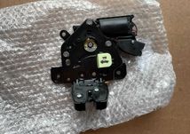Tesla 3 Замок двери багажника с дотяжкой Tesla m3 рестайл 1500604-00-B