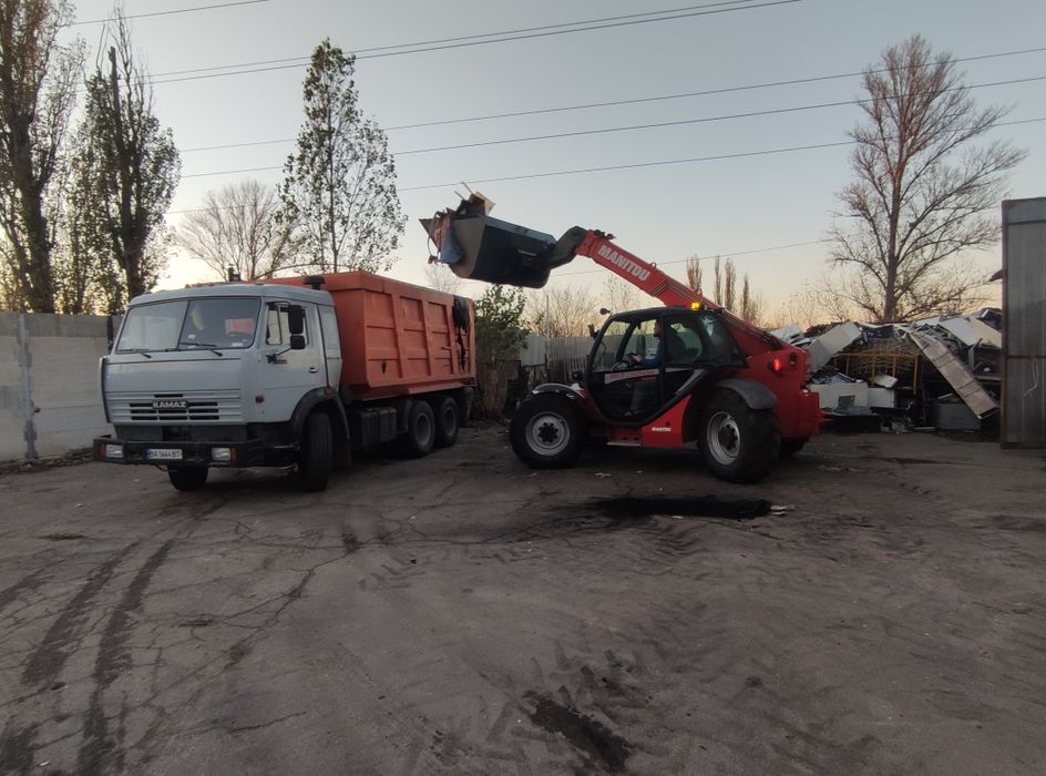 Послуги навантажувача МАНІТУ ТА КАМАЗА